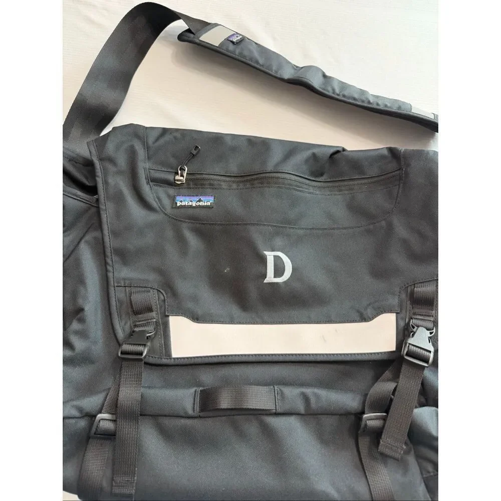 Patagonia Half Mass Black Messenger Crossbody Travel Laptop Bag